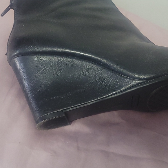 Cleaning out my closet - Picture 5 of 7